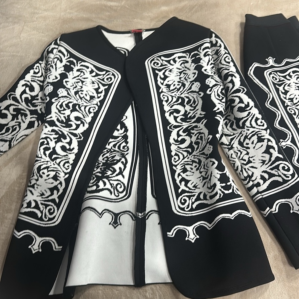 2 piece set - Picture 2 of 5